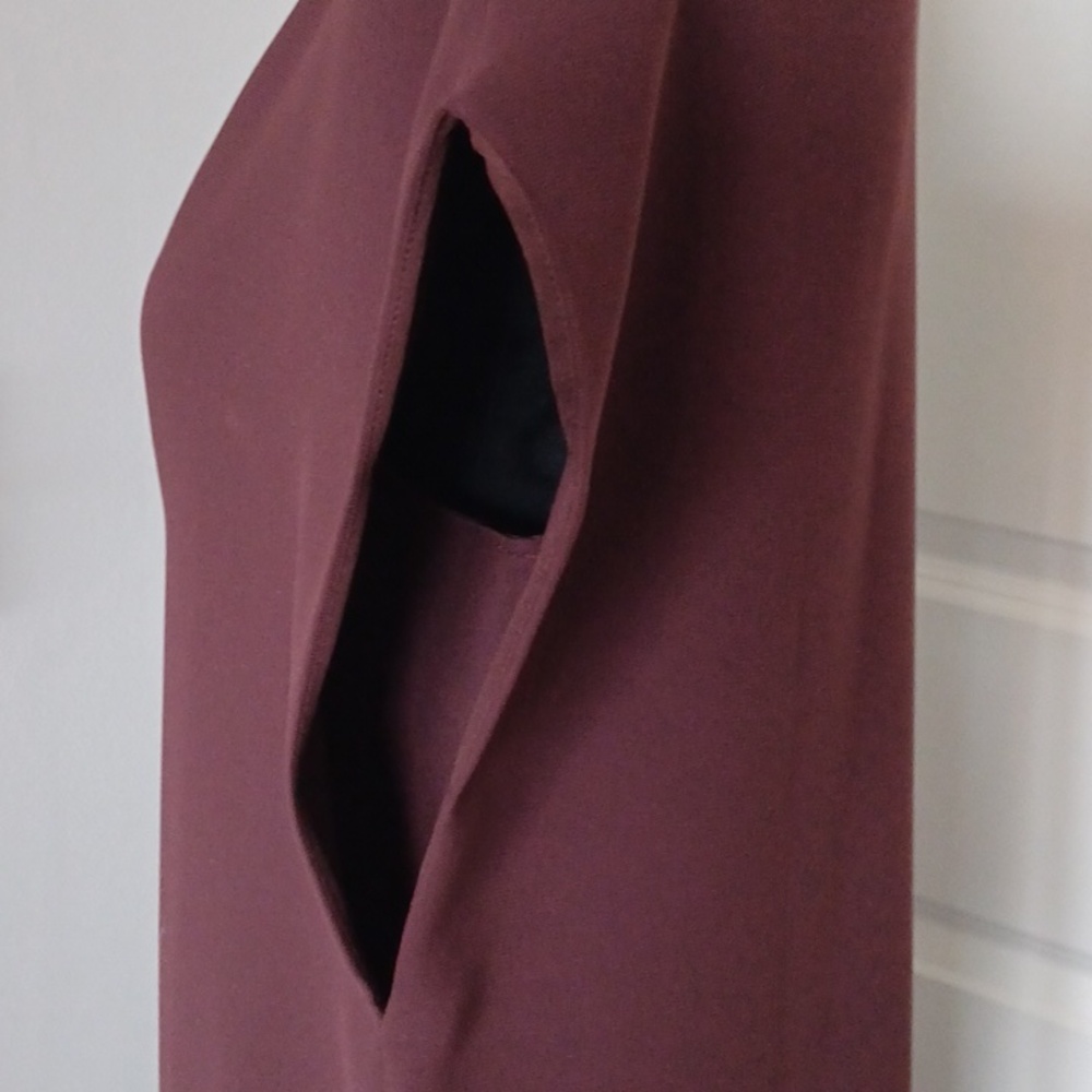 Vince Deep Burgundy Satin Trim V-neck Dress** Sz S/P - Picture 10 of 13